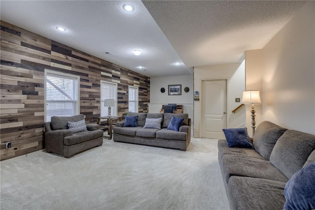 10905 N Oxford Avenue — photo 21