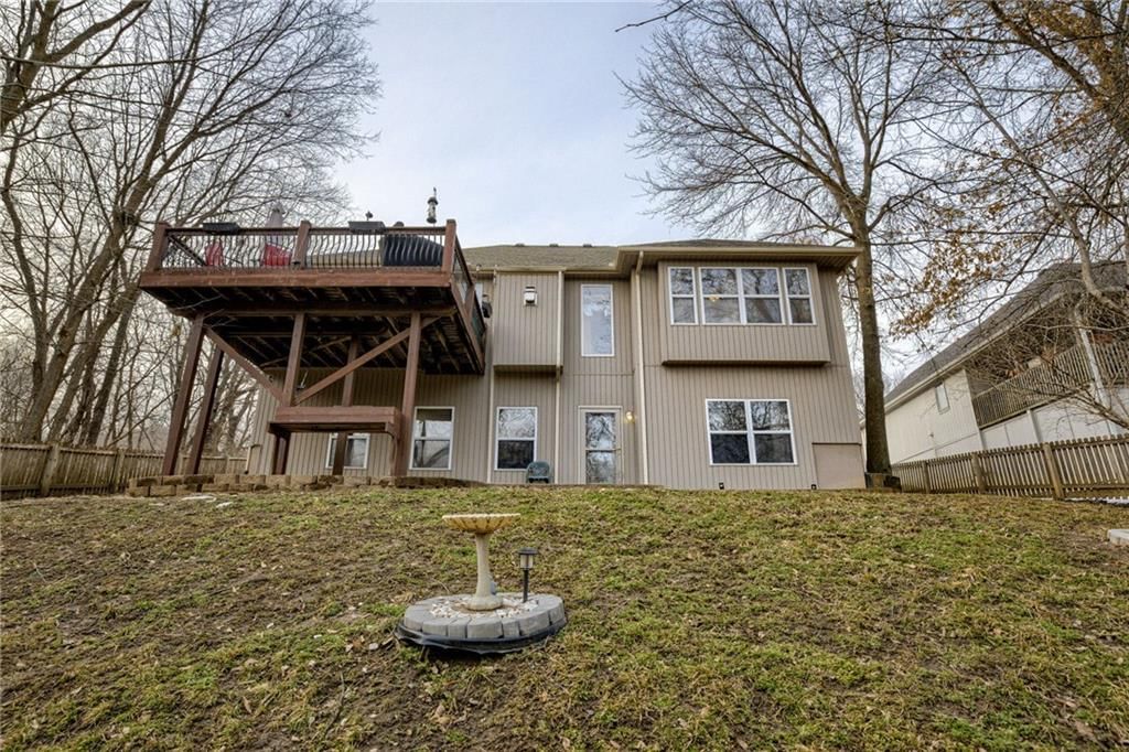 10905 N Oxford Avenue — photo 23