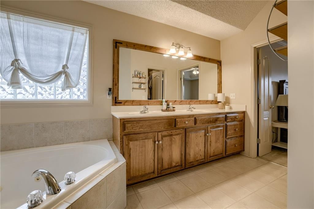 10905 N Oxford Avenue — photo 10