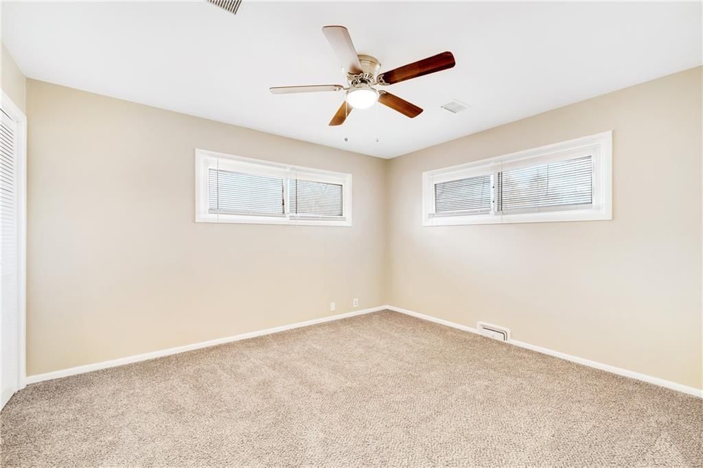 11200 Oakland Avenue — photo 12