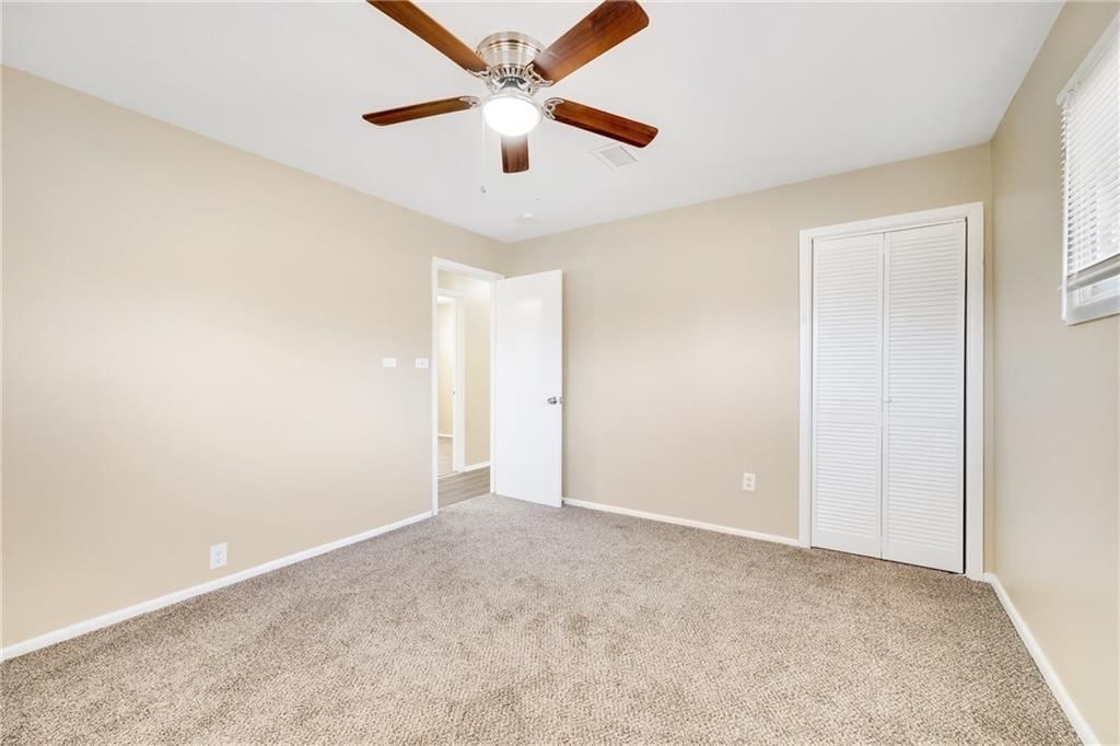 11200 Oakland Avenue — photo 13