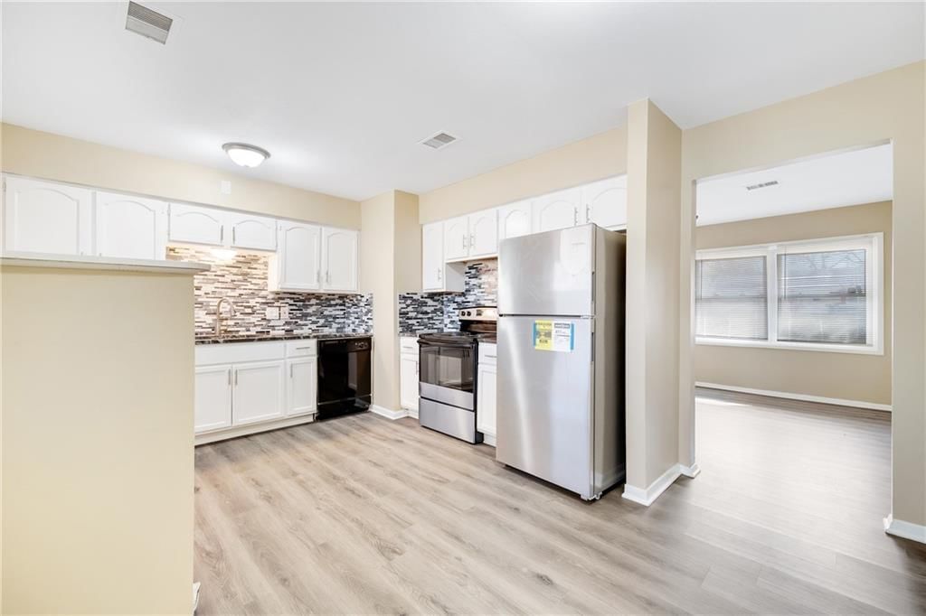 11200 Oakland Avenue — photo 16