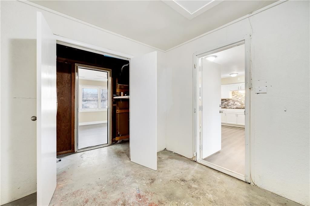 11200 Oakland Avenue — photo 21
