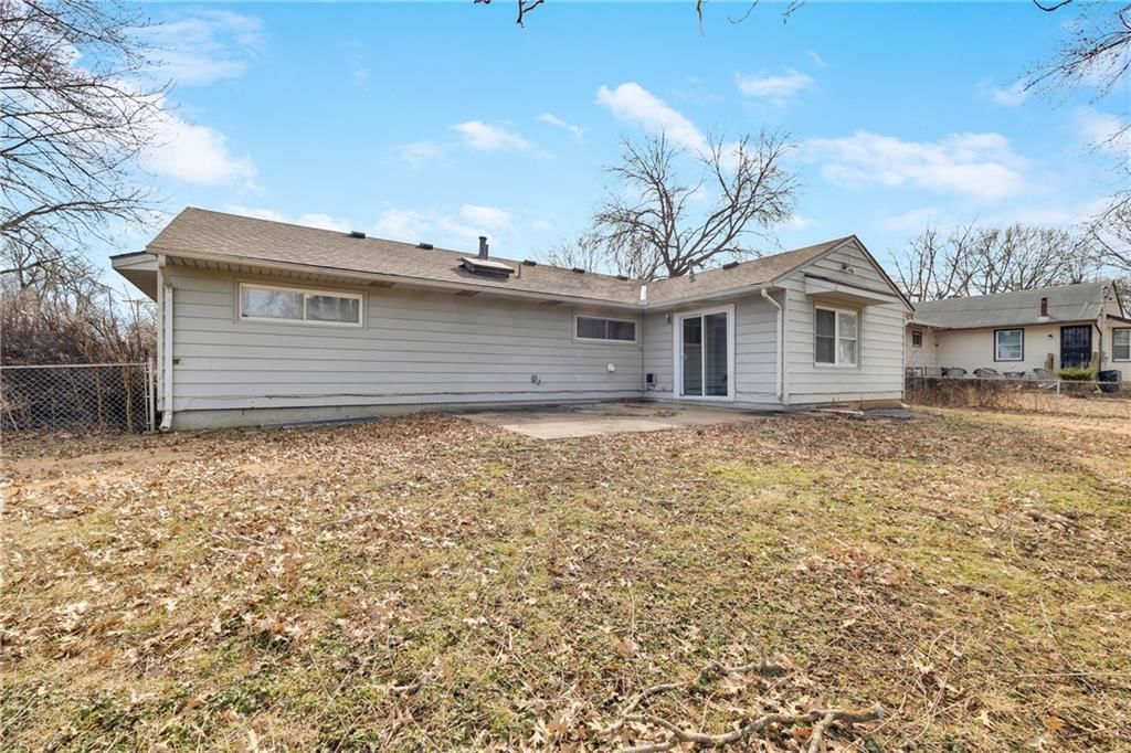 11200 Oakland Avenue — photo 24
