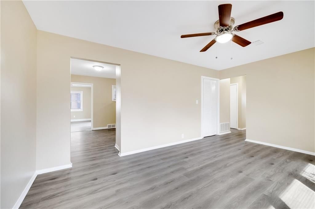 11200 Oakland Avenue — photo 6