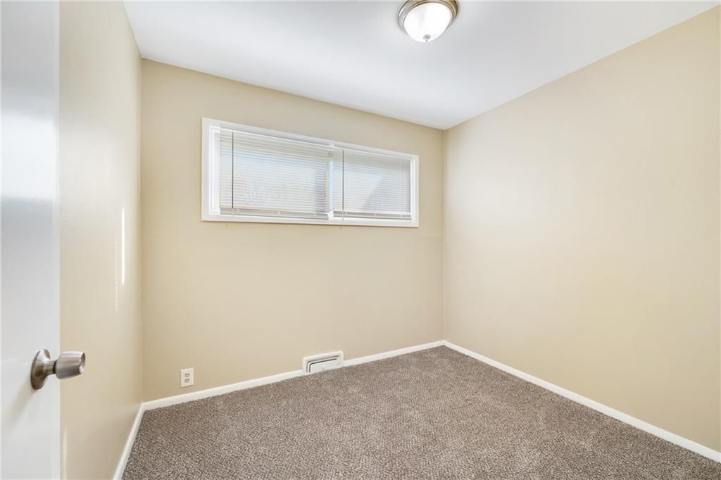11200 Oakland Avenue — photo 8