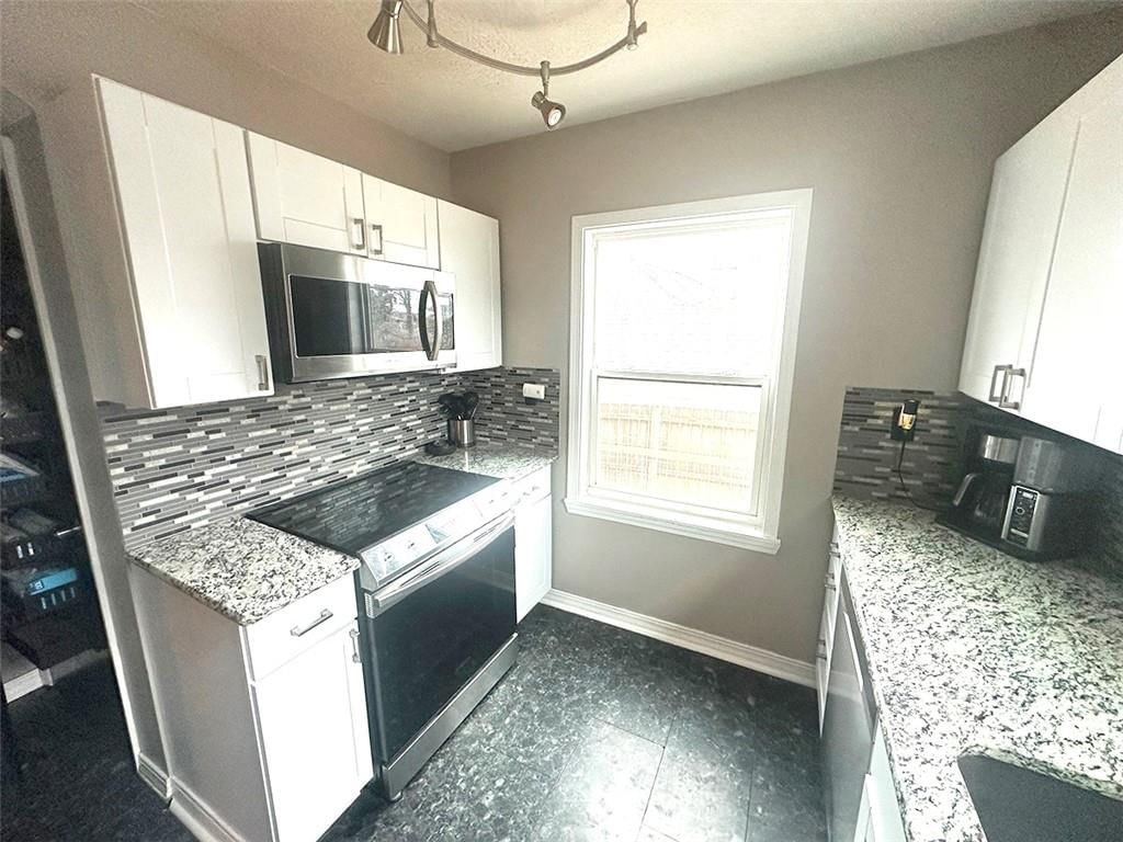 318 N Crysler Avenue — photo 15