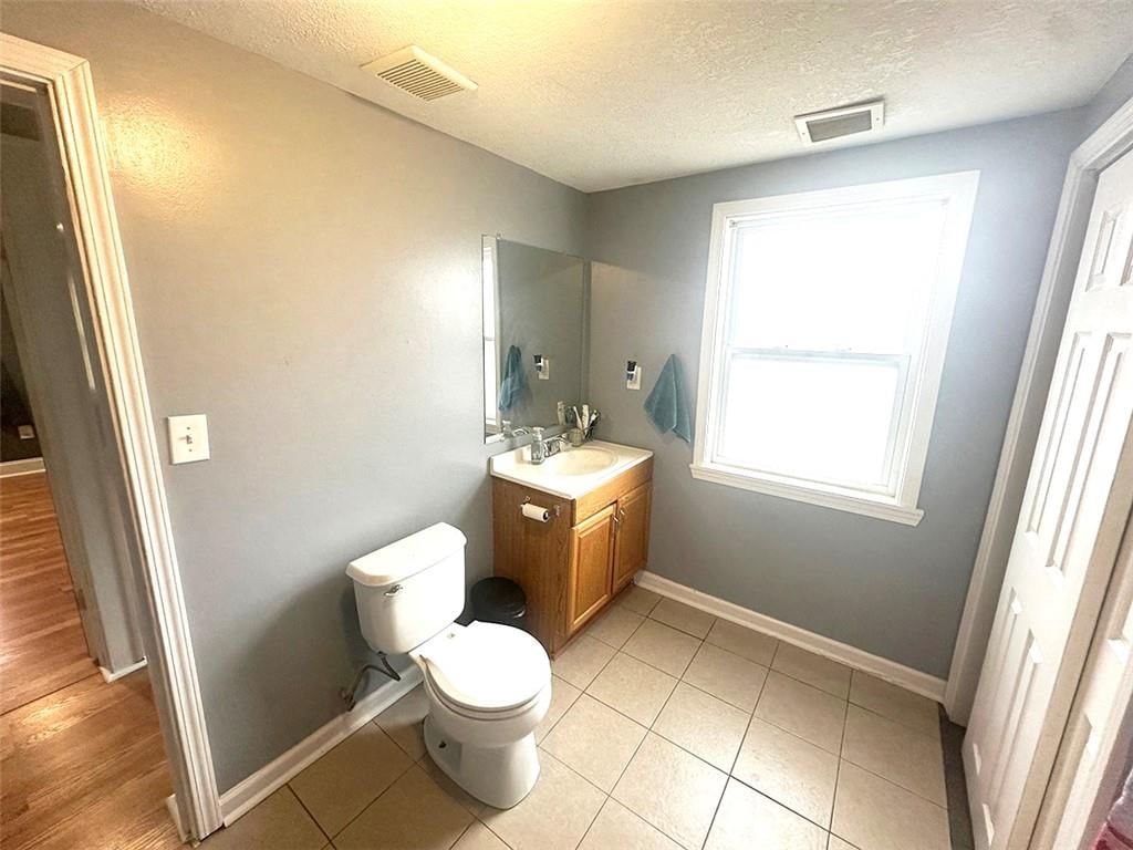318 N Crysler Avenue — photo 24