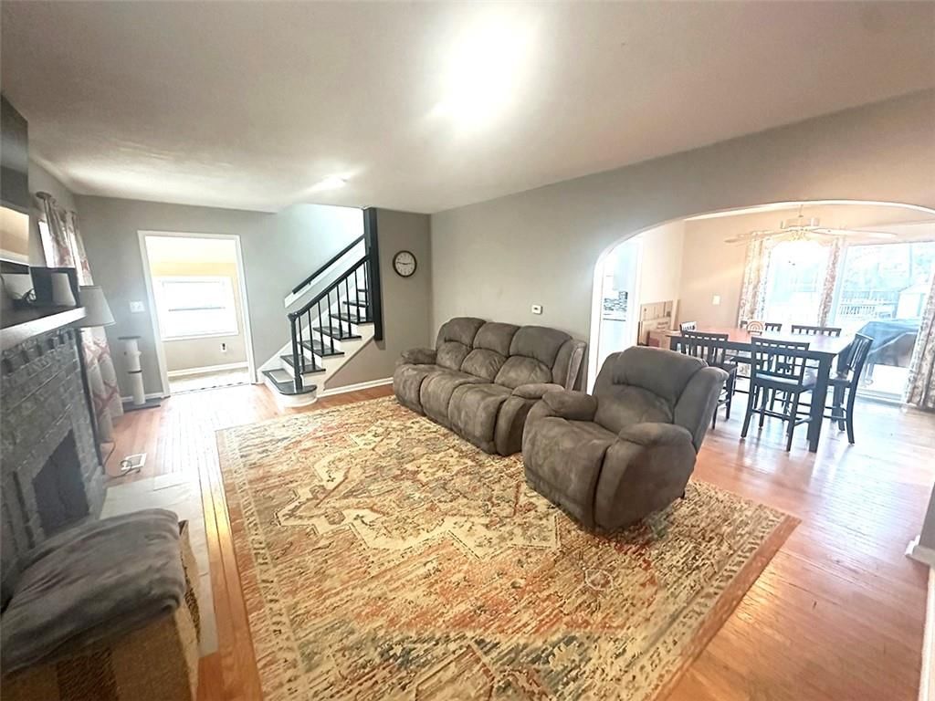 318 N Crysler Avenue — photo 8
