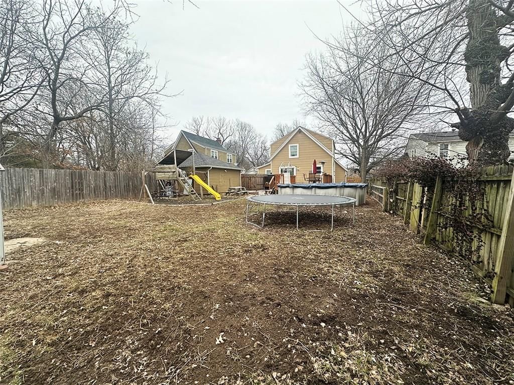 318 N Crysler Avenue — photo 79