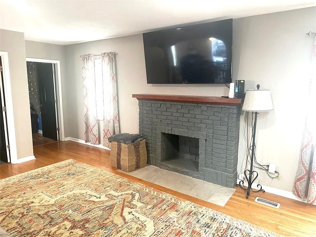 318 N Crysler Avenue — photo 83