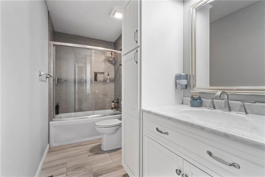 715 N Olive Street — photo 18