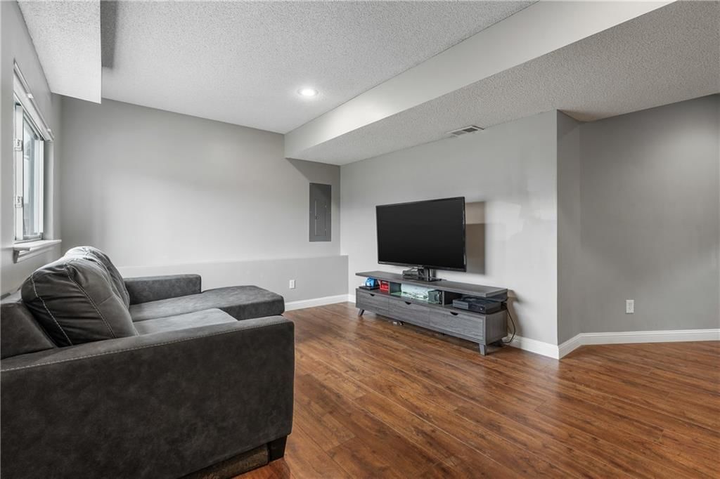 715 N Olive Street — photo 28
