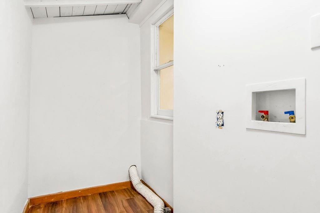 427 N Drury Avenue — photo 15