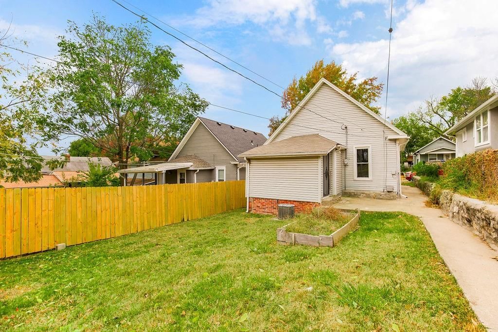 427 N Drury Avenue — photo 18