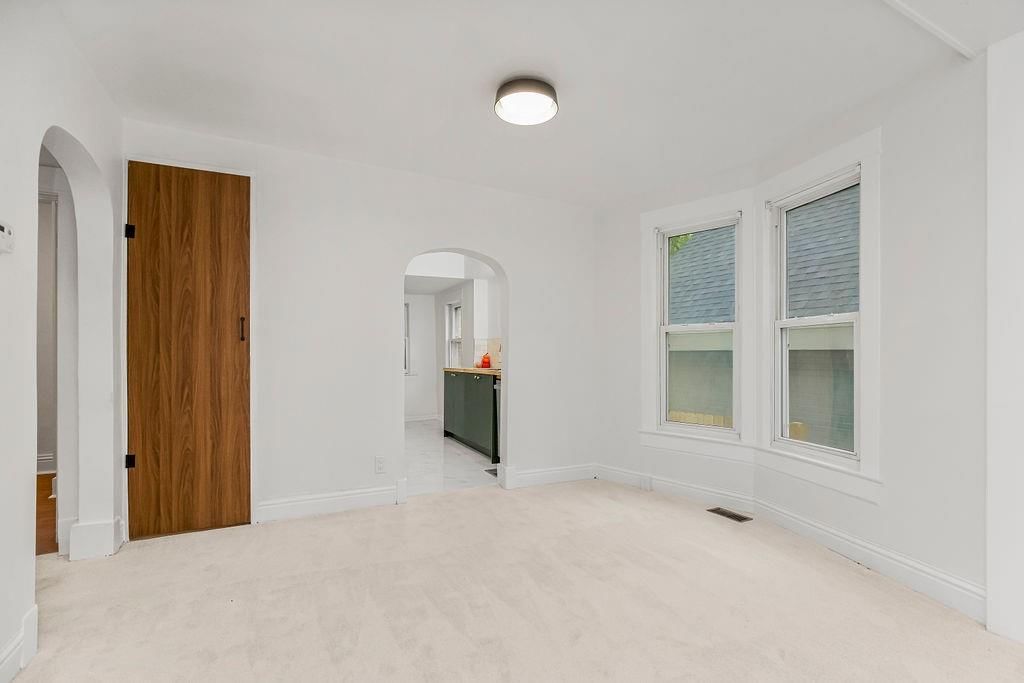 427 N Drury Avenue — photo 5
