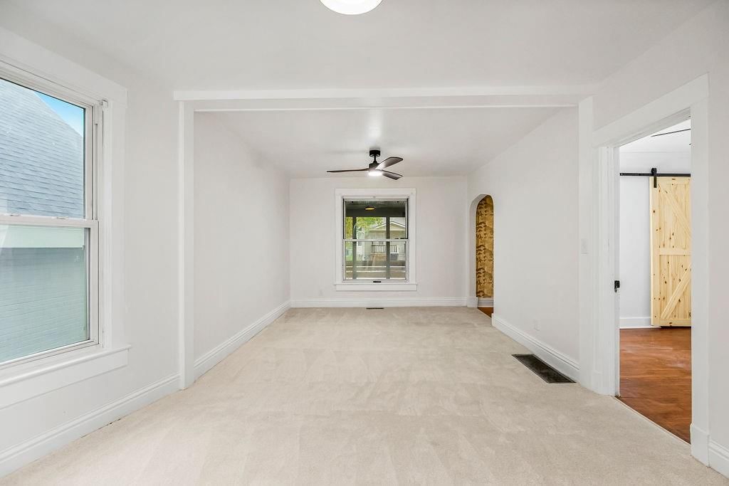 427 N Drury Avenue — photo 6