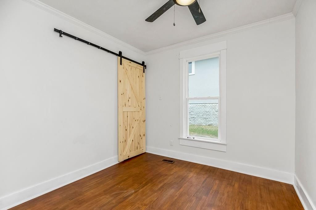 427 N Drury Avenue — photo 7