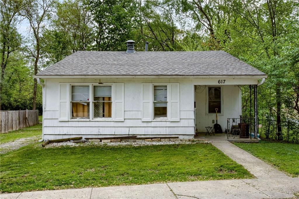 617 S LAKE Drive — photo 2