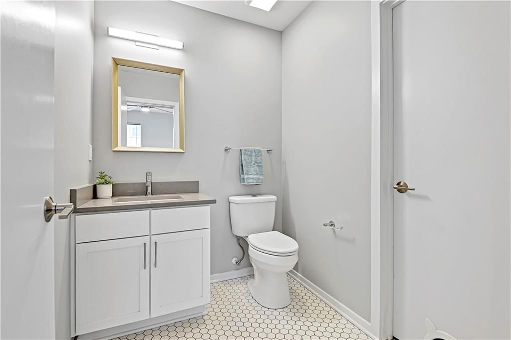 5422 Tracy Avenue — photo 12
