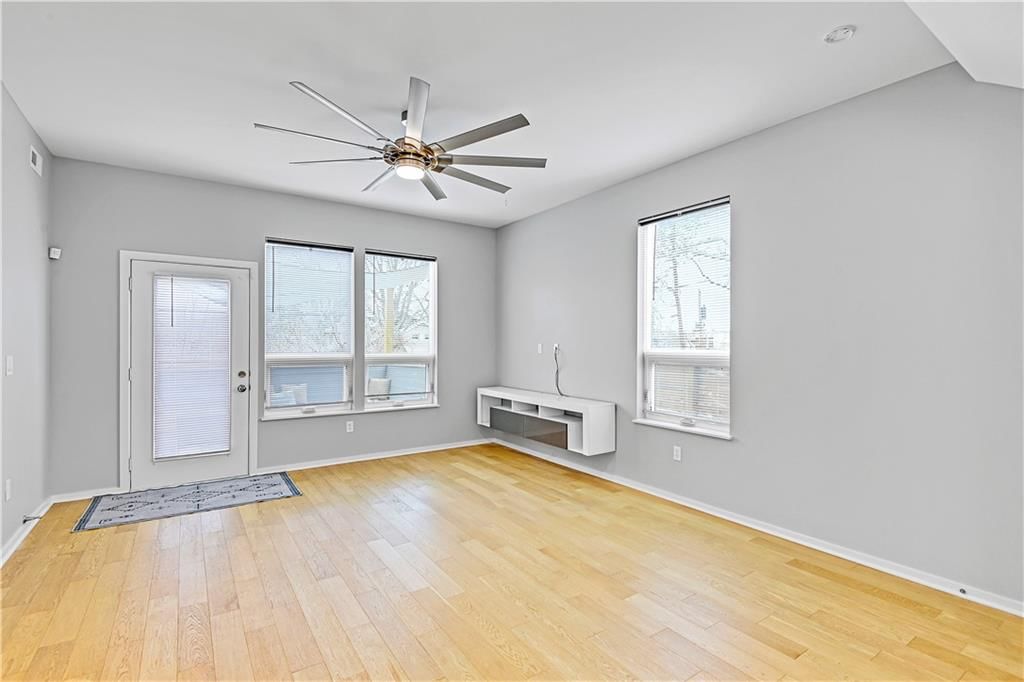5422 Tracy Avenue — photo 10