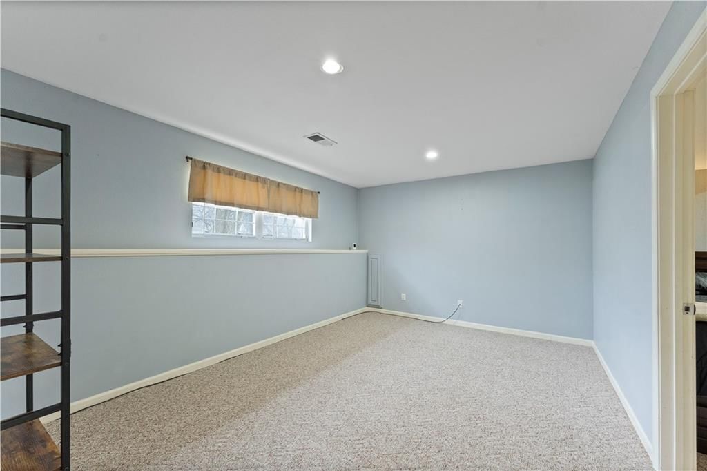 899 Hurley Street — photo 20