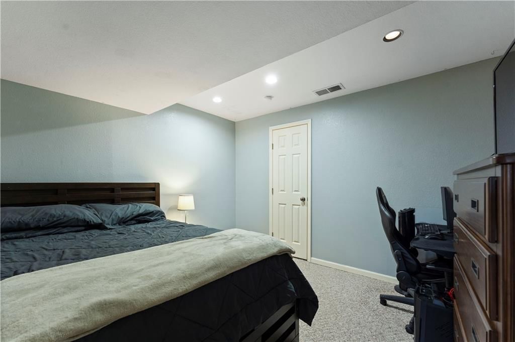 899 Hurley Street — photo 22