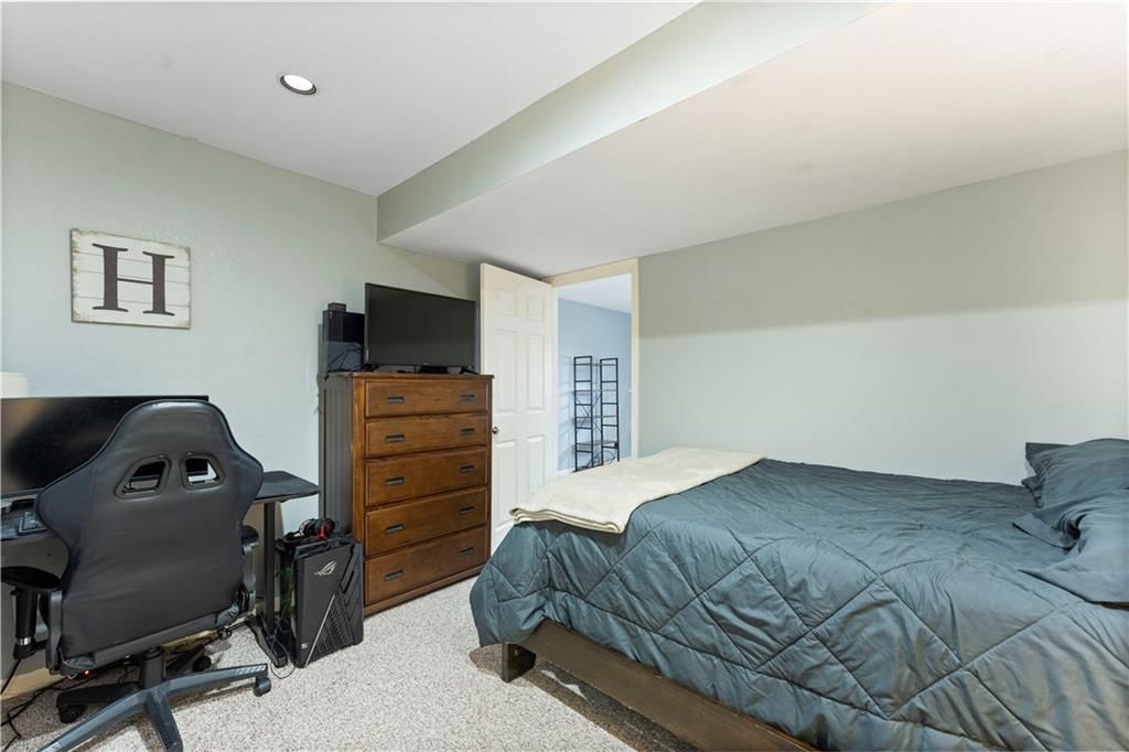 899 Hurley Street — photo 23