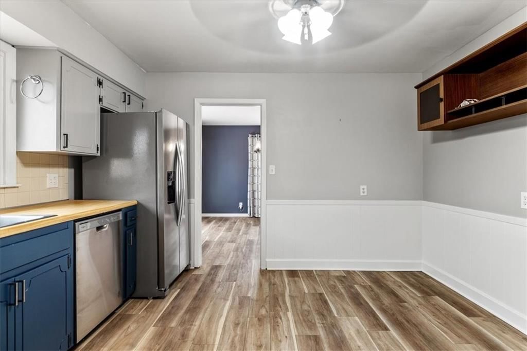 635 E 90th Terrace — photo 12