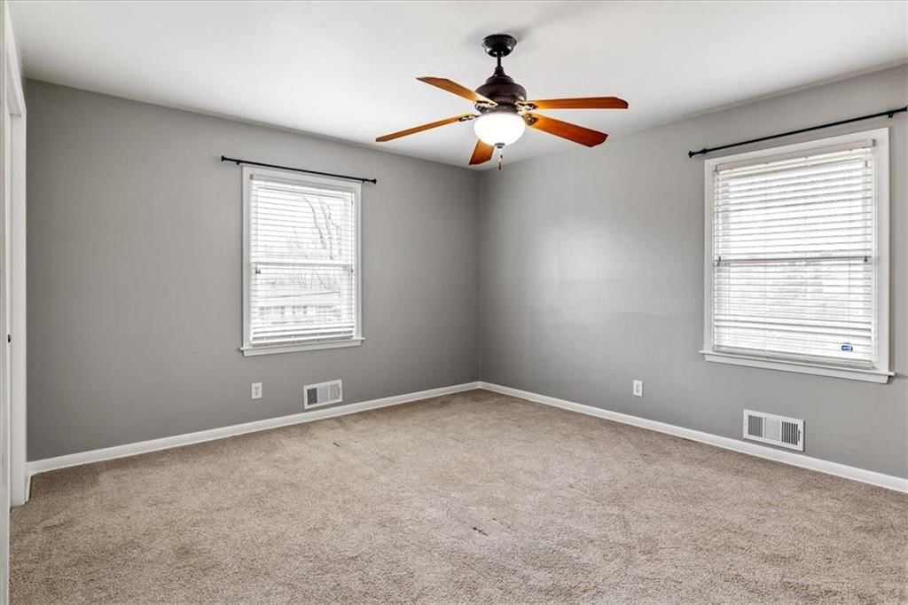 635 E 90th Terrace — photo 15