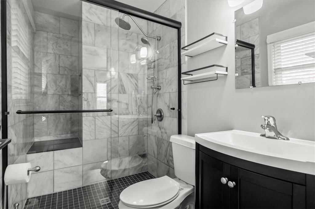 635 E 90th Terrace — photo 17