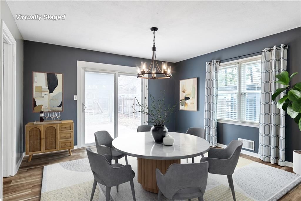 635 E 90th Terrace — photo 6