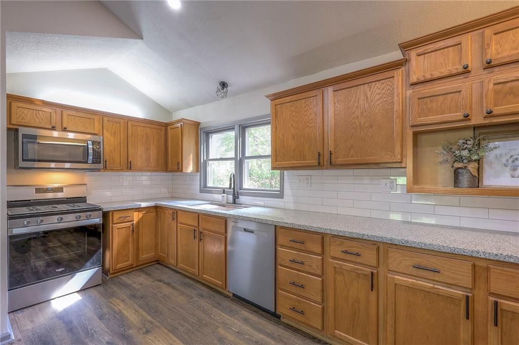 221 NE Main Street — photo 12
