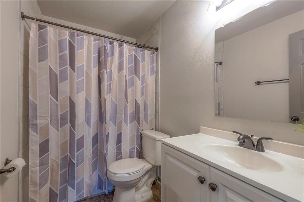 221 NE Main Street — photo 17