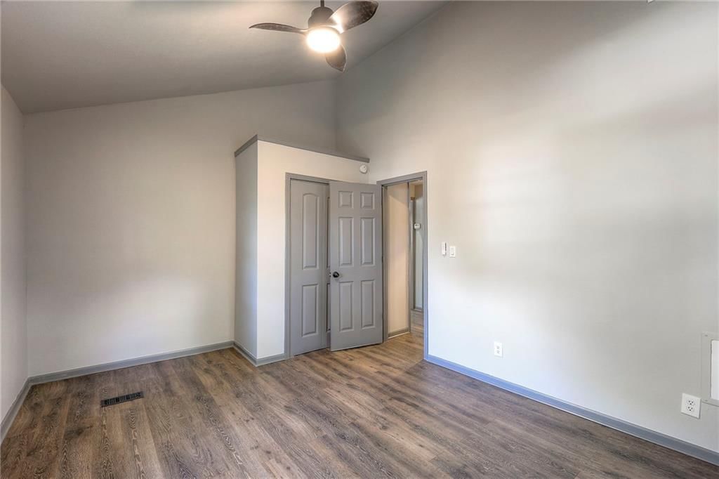 221 NE Main Street — photo 18