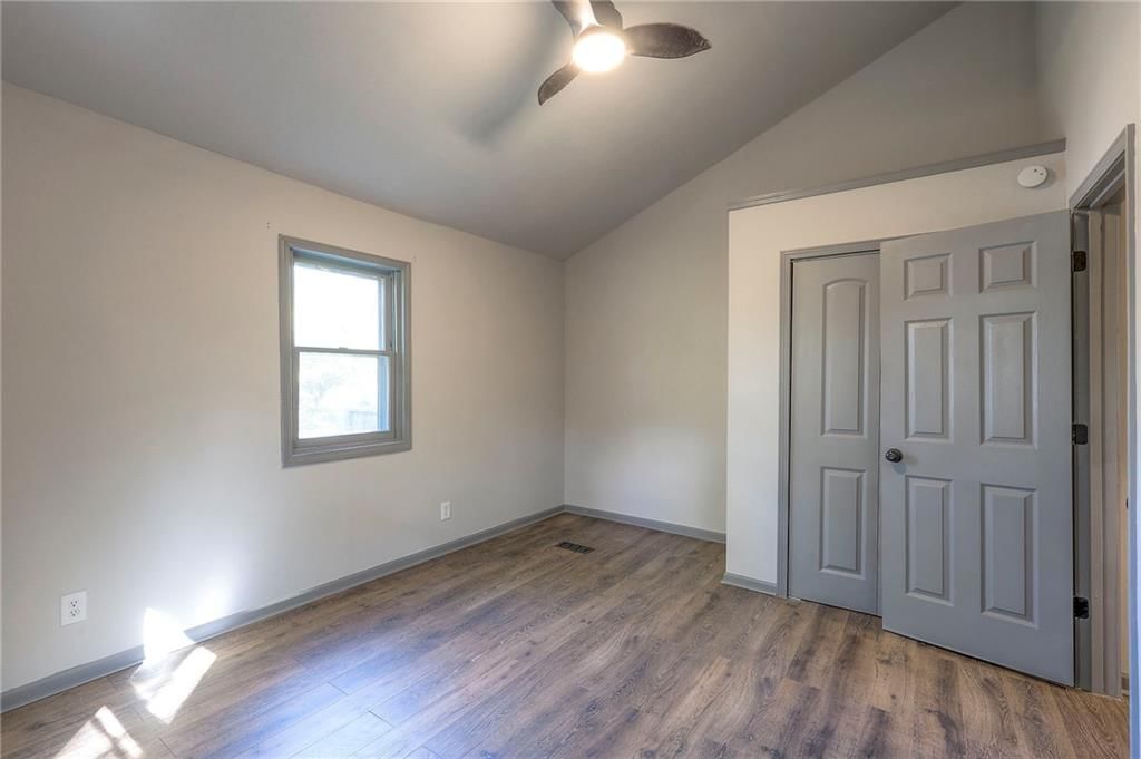 221 NE Main Street — photo 19