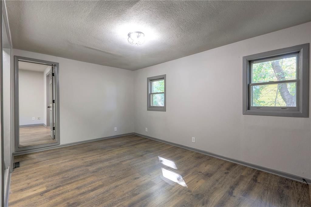 221 NE Main Street — photo 20