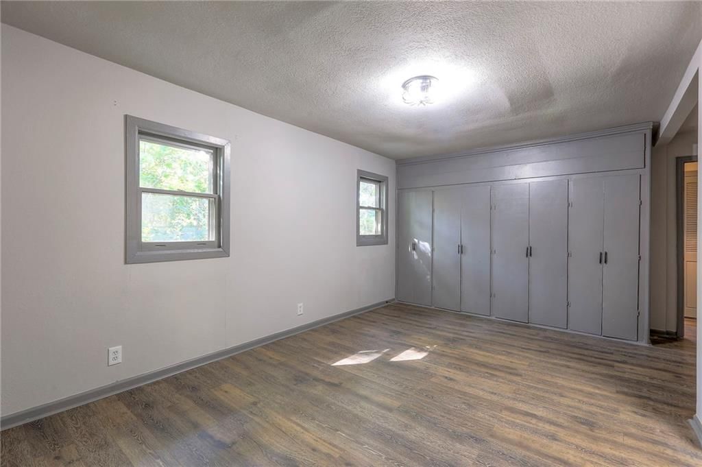 221 NE Main Street — photo 23