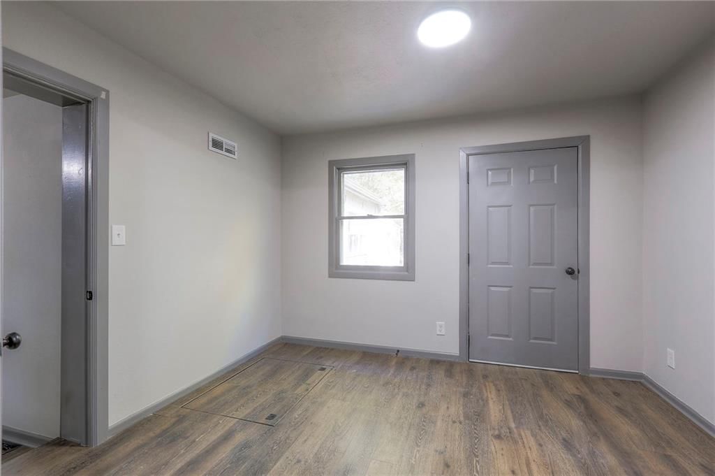221 NE Main Street — photo 24
