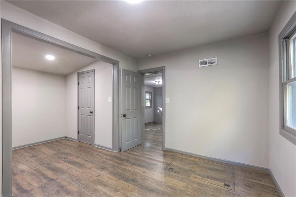 221 NE Main Street — photo 25