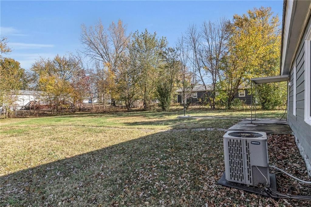 205 W Samuel Street — photo 20