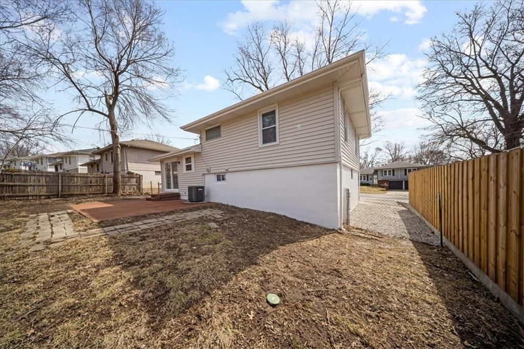 11910 Fuller Avenue — photo 21