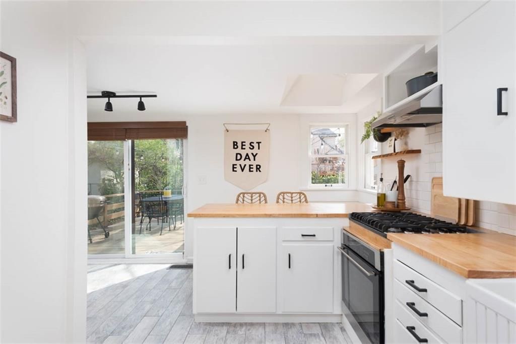 5621 Charlotte Street — photo 17