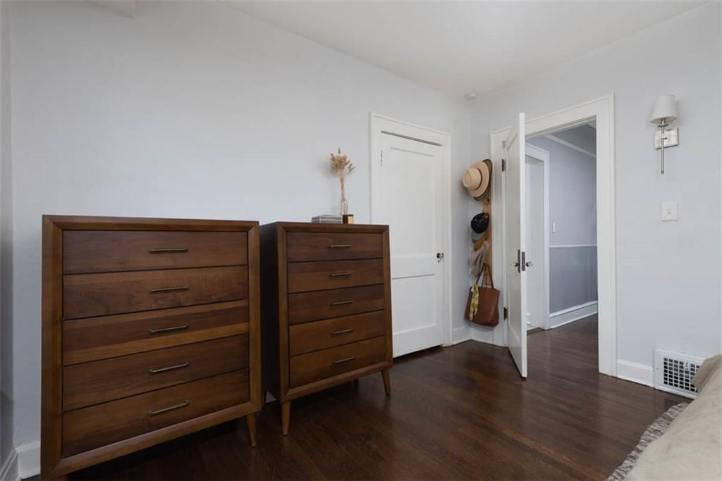 5621 Charlotte Street — photo 24