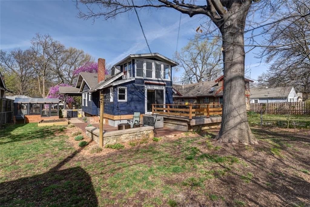 5621 Charlotte Street — photo 53