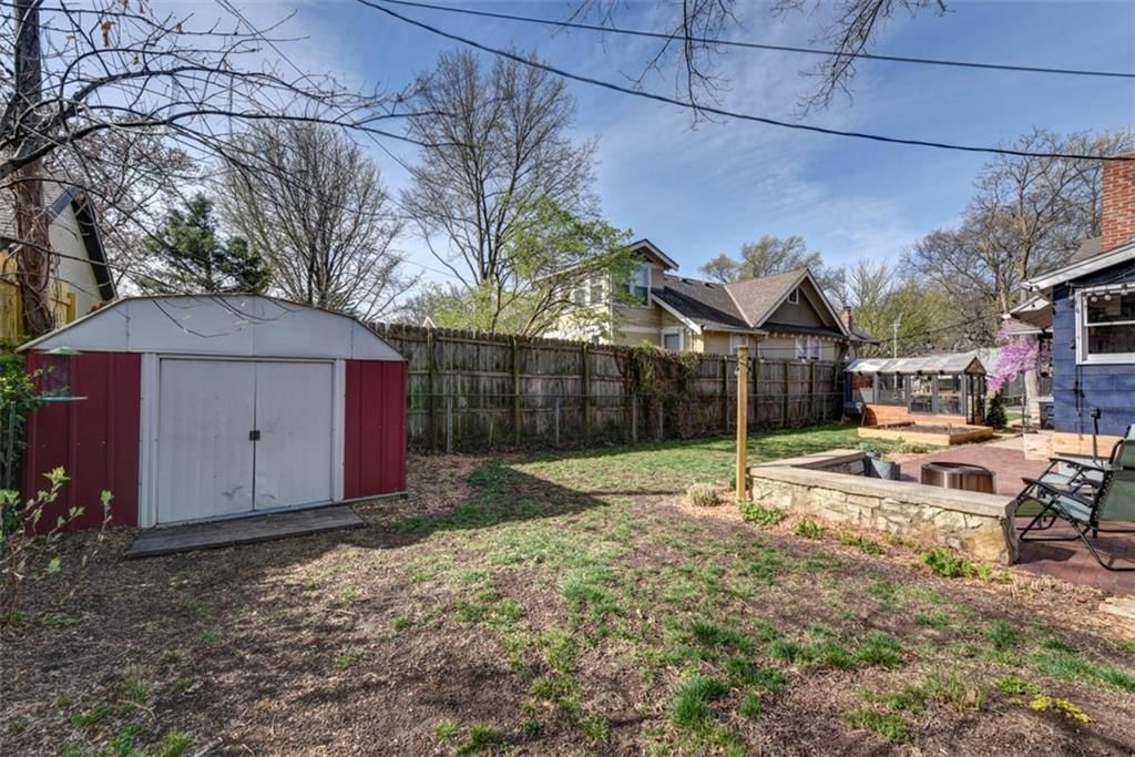 5621 Charlotte Street — photo 54