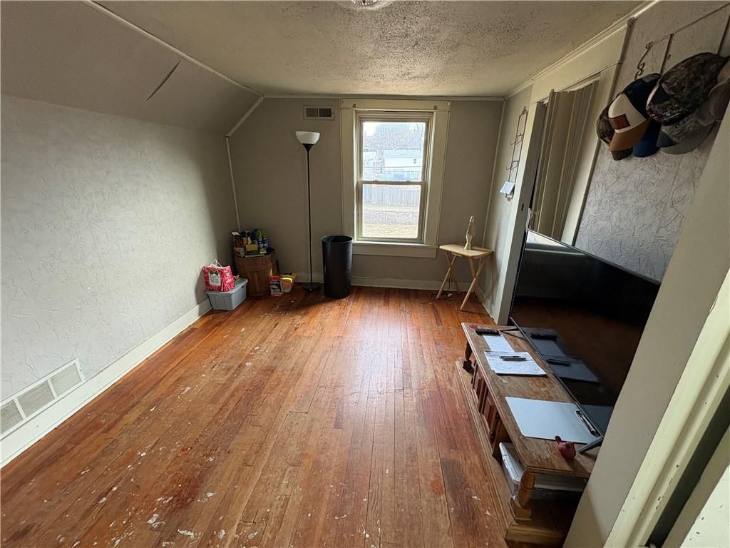 2705 S 24th Street — photo 18