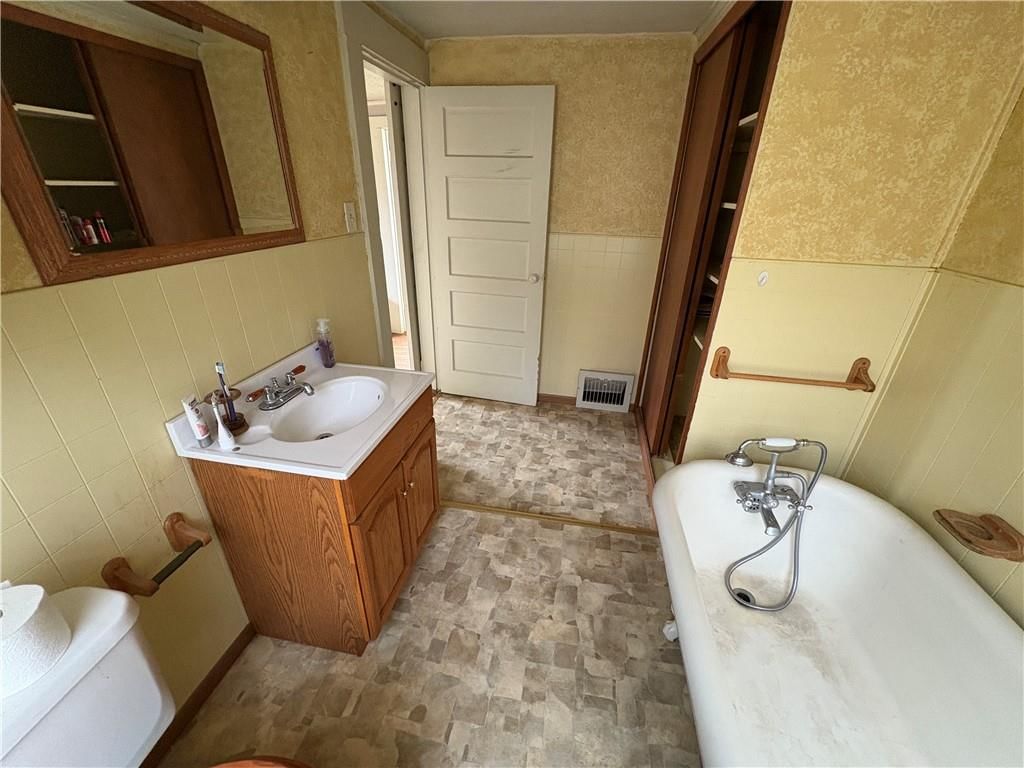 2705 S 24th Street — photo 25
