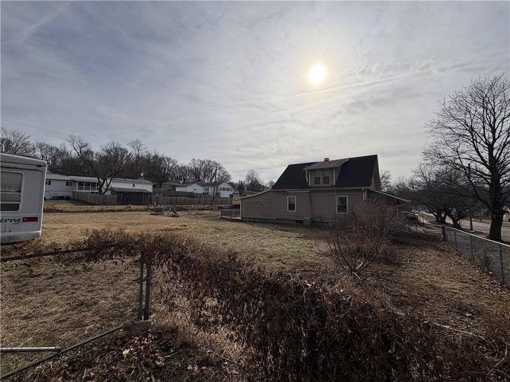 2705 S 24th Street — photo 31