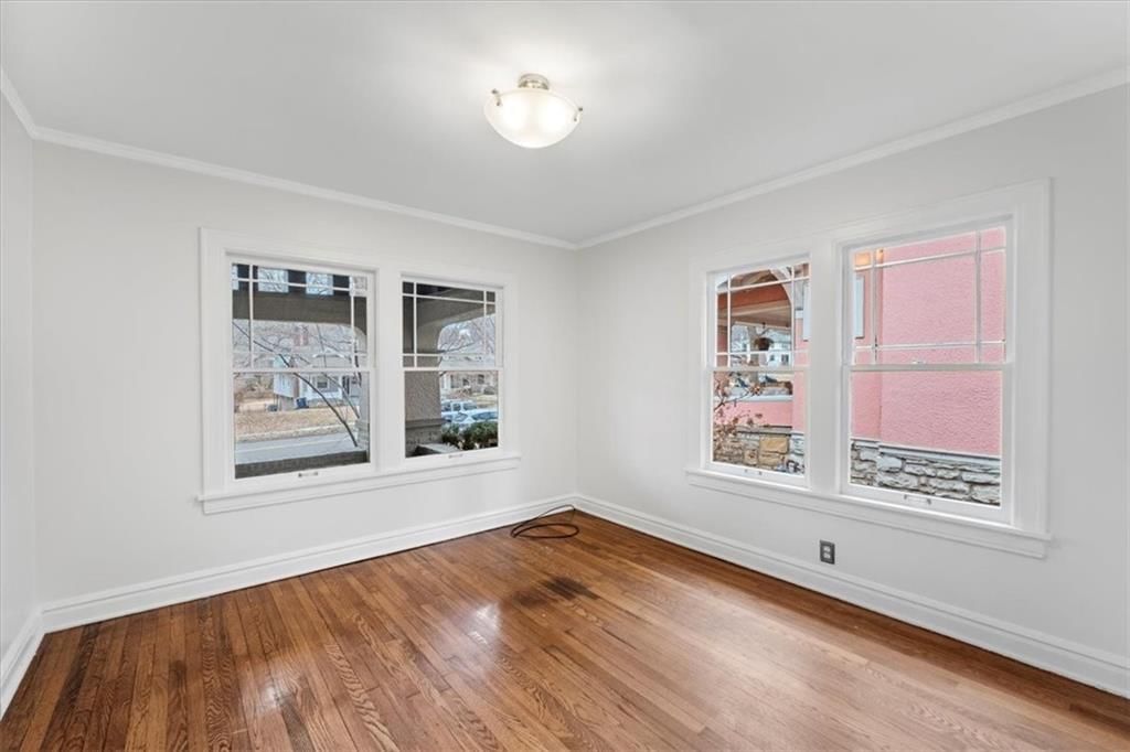 5724 Oak Street — photo 17